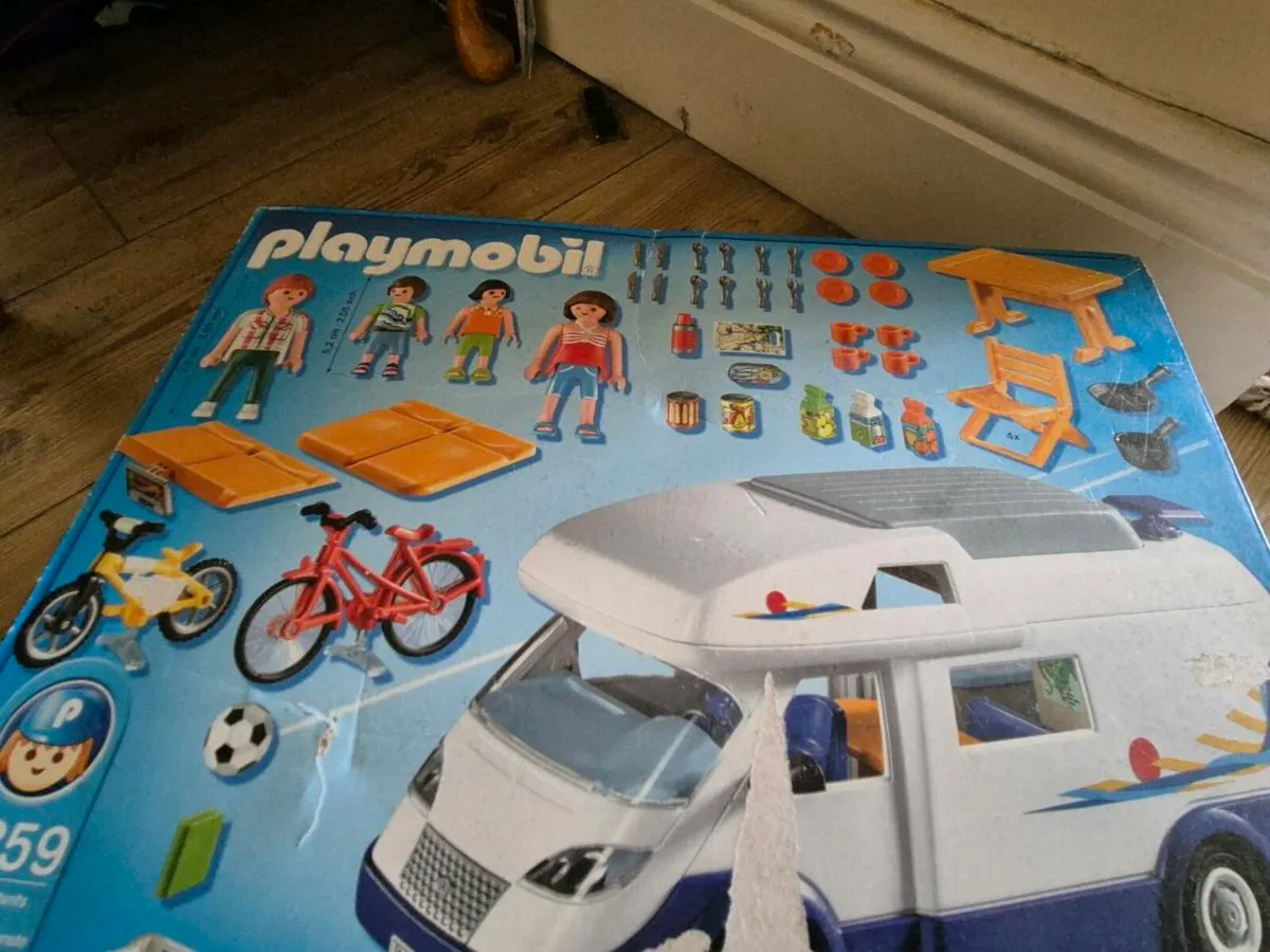 PLAYMOBIL camper van set - Image 4