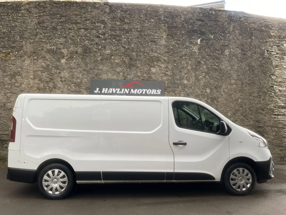 Sept 2021 Renault Traffic LWB Business DCi 145 - Image 3