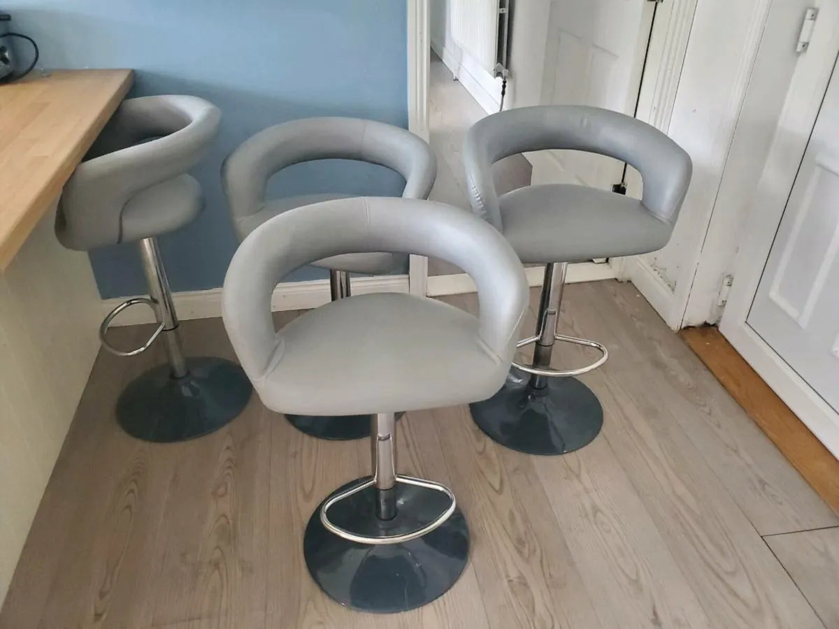 Cooker corner couch kitchen stools - Image 3