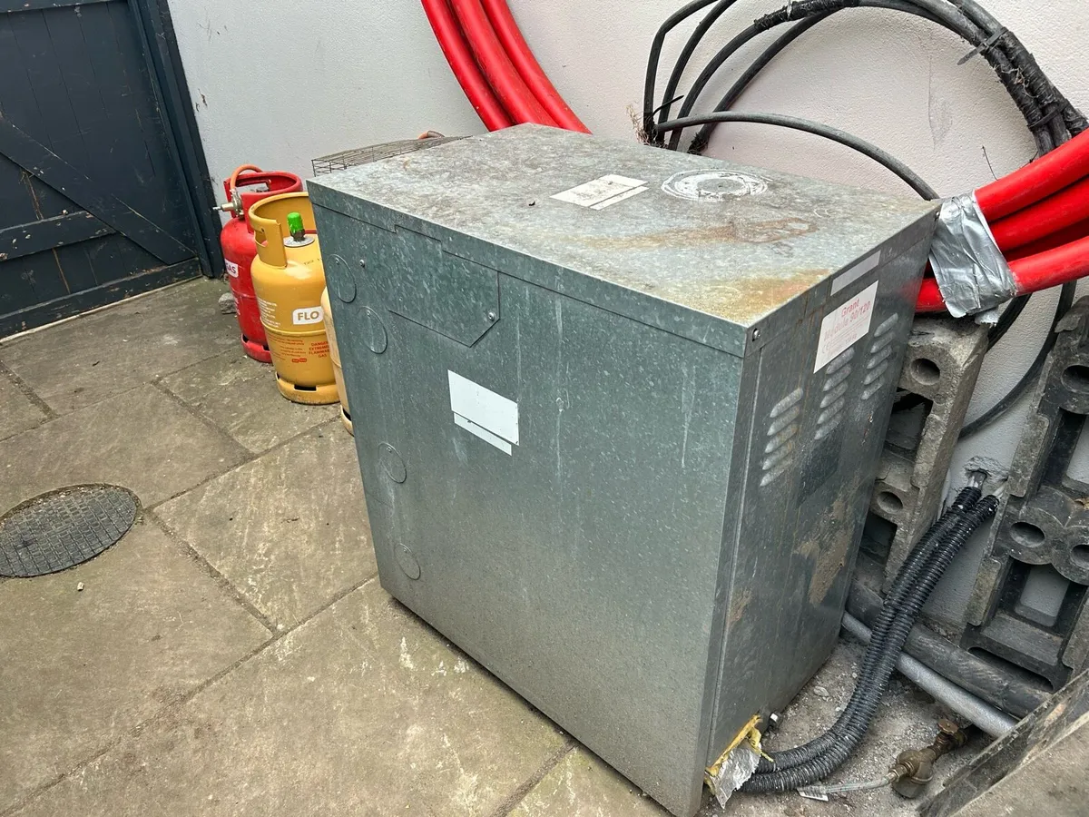 Oil burner - Image 1