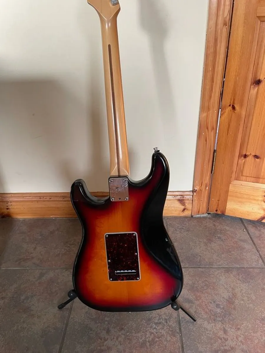 American Stratocaster roadhouse - Image 3