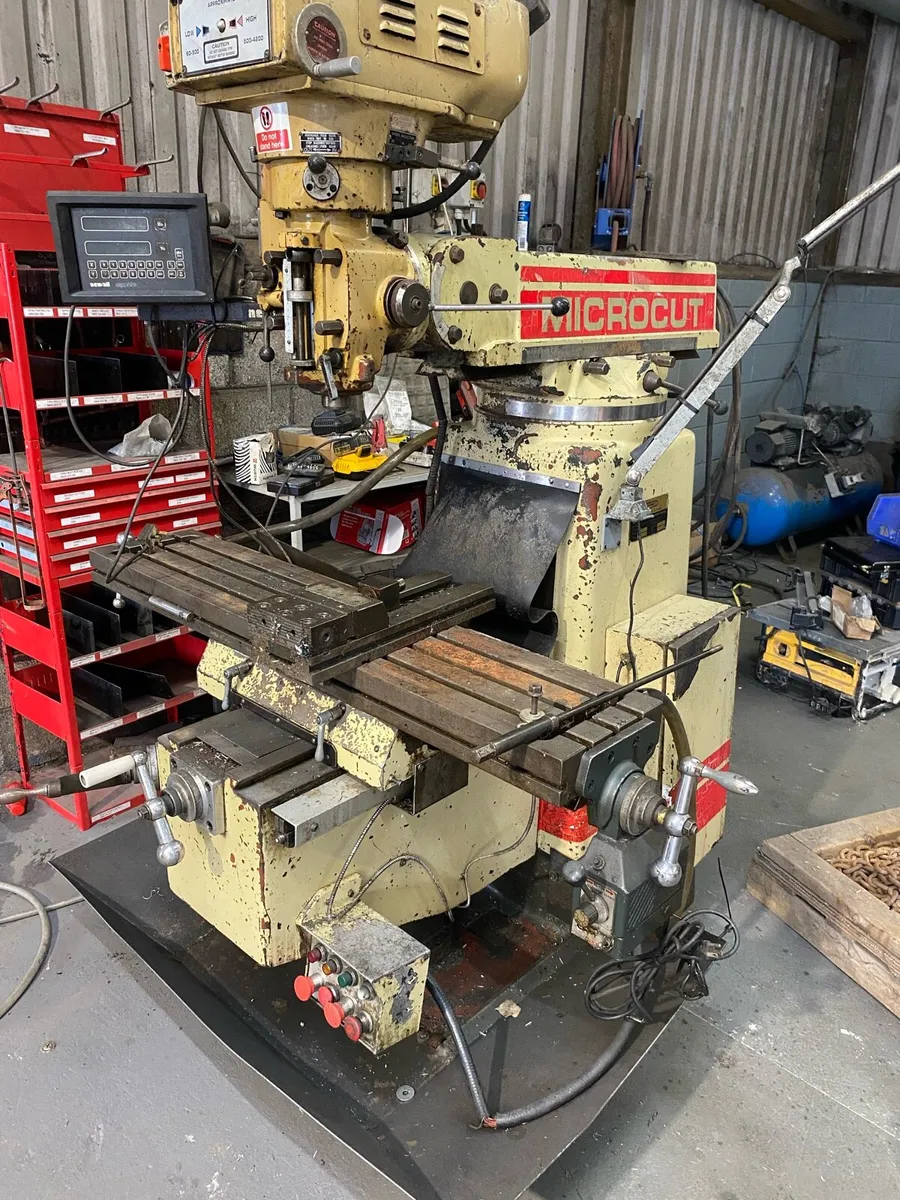 Milling machine