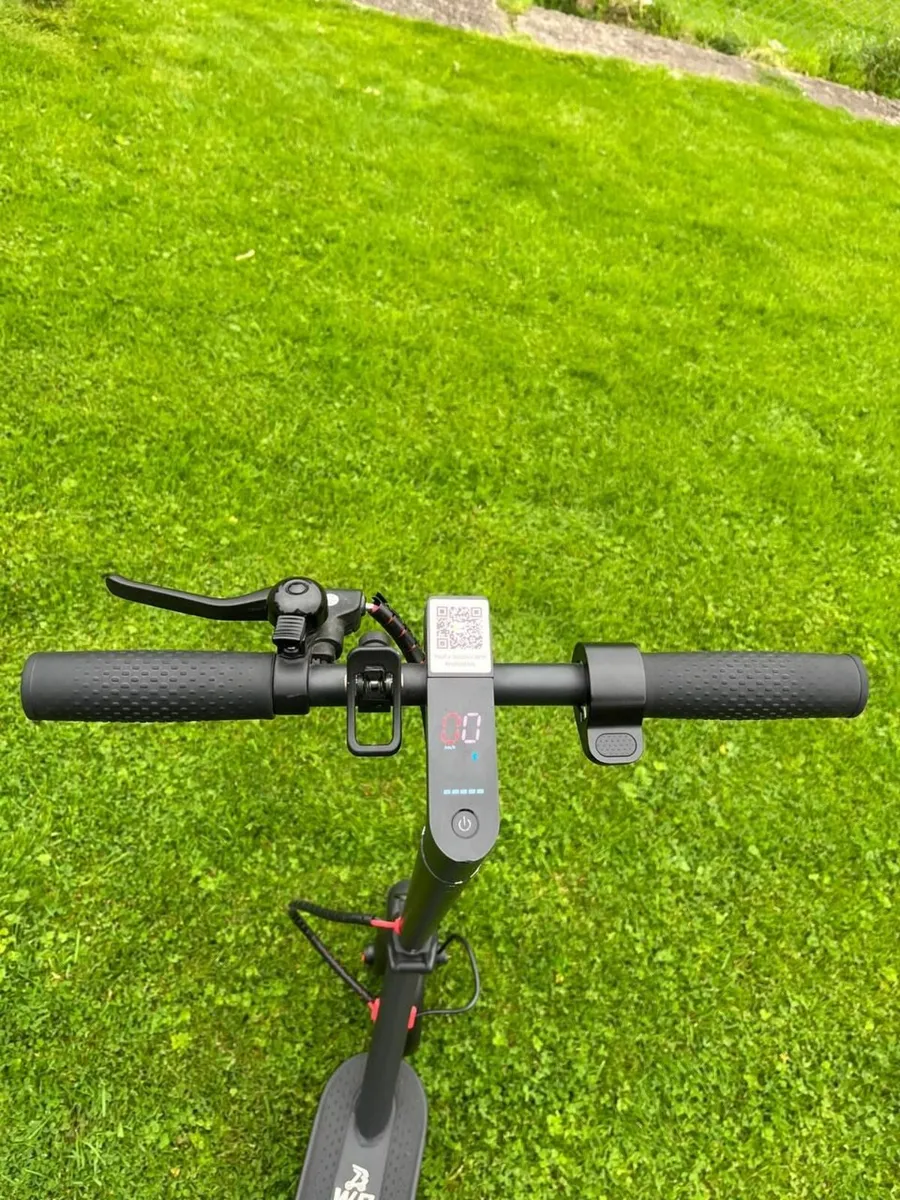 Electric scooter - Image 2