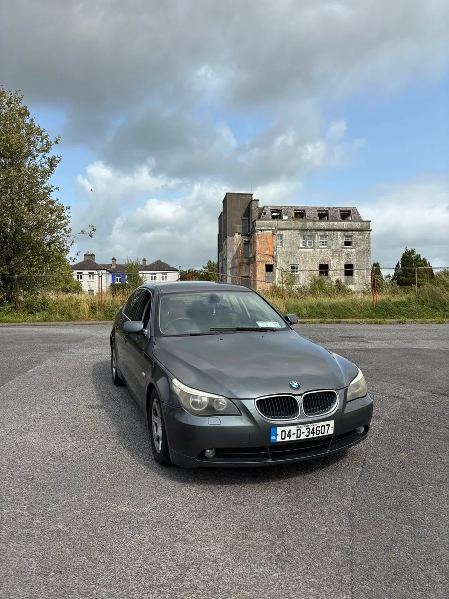 BMW 520i - Image 1
