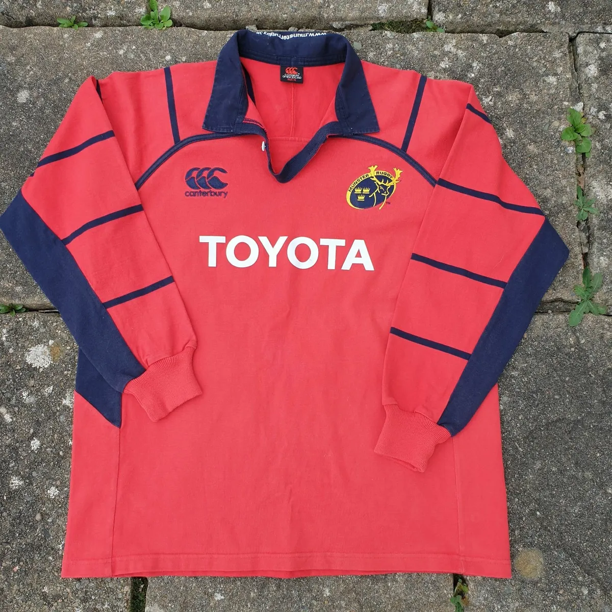 Munster rugby 2005/6 home jersey XL - Image 1