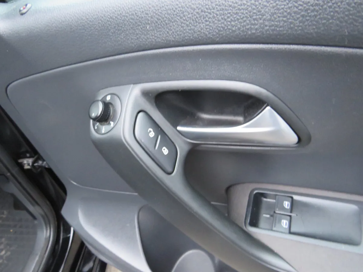 Volkswagen Polo 2014 5DR JUST NCTD 26 - Image 2