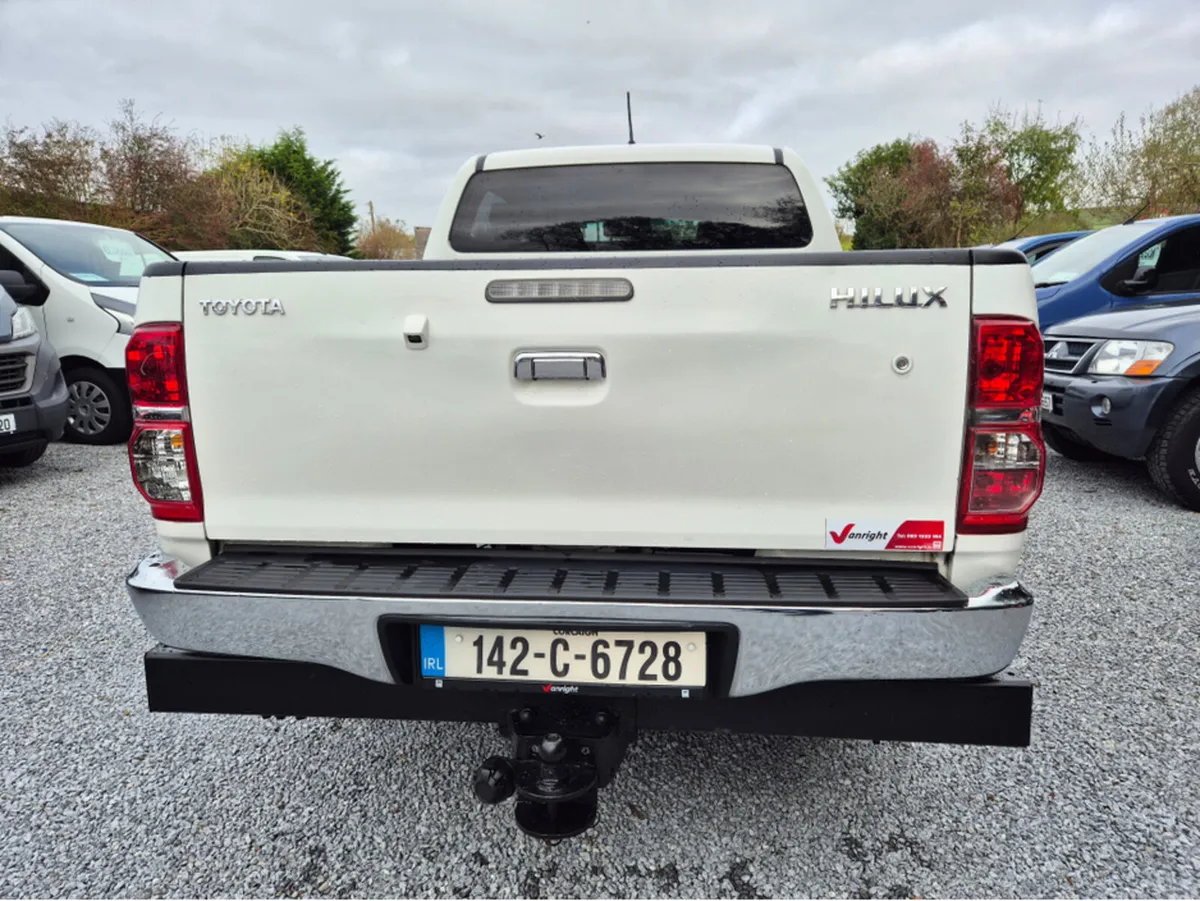 Toyota Hilux 2.5 D-4D ICON 4WD €19950 inc vat - Image 4