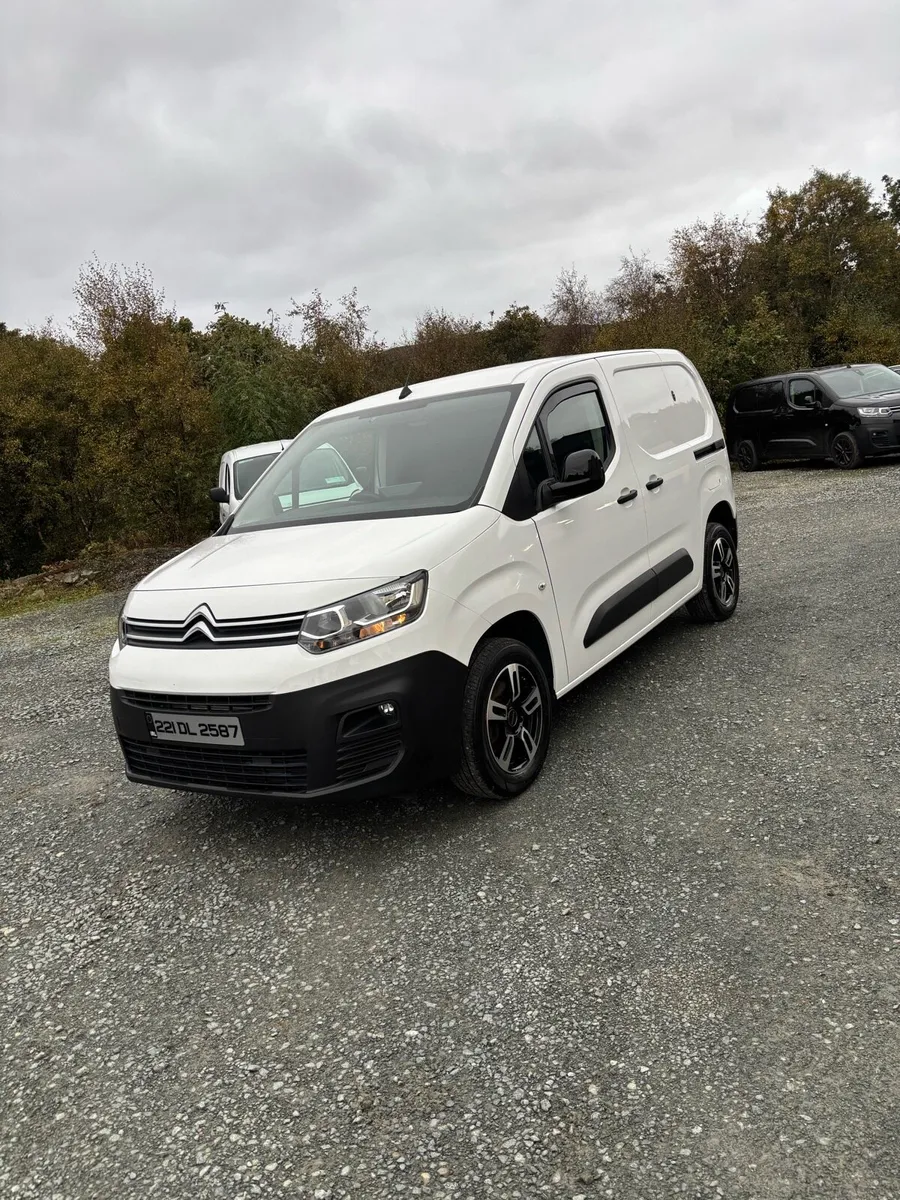 2022 Citroen Berlingo 6 speed 100bhp - Image 1