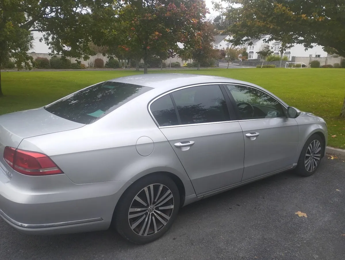 Volkswagen Passat 2011 - Image 1
