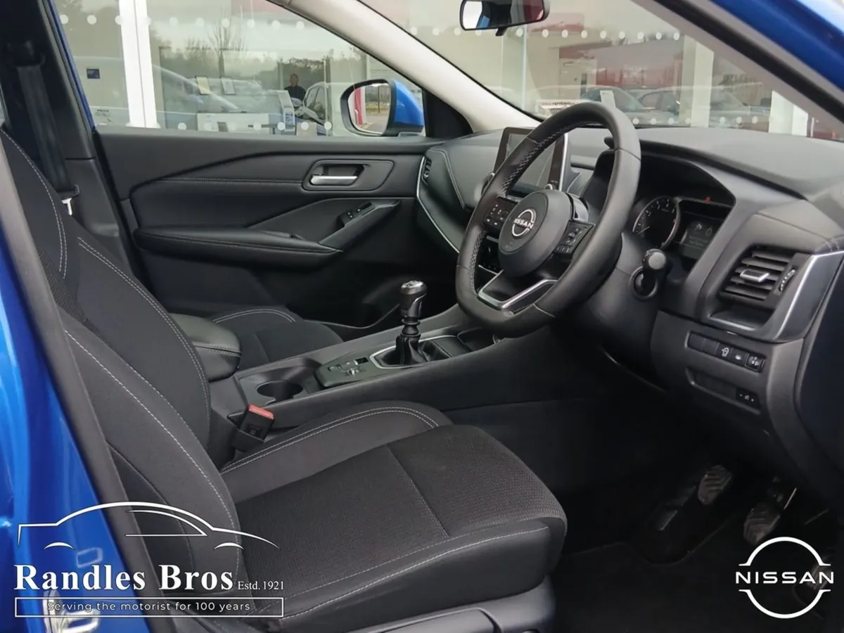 Nissan QASHQAI 1.3 PET Mild Hybrid SV - Image 3
