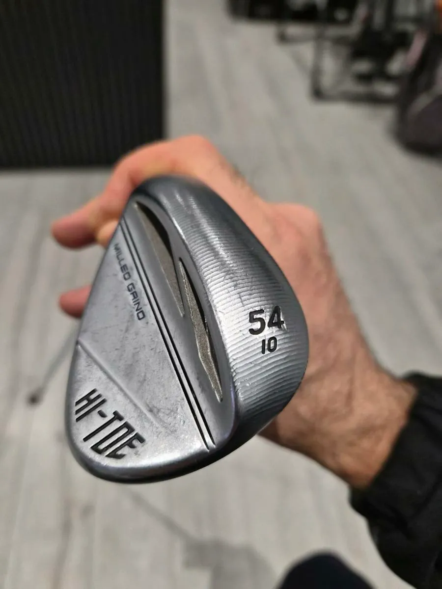 Left handed taylormade 54deg high toe wedge - Image 1