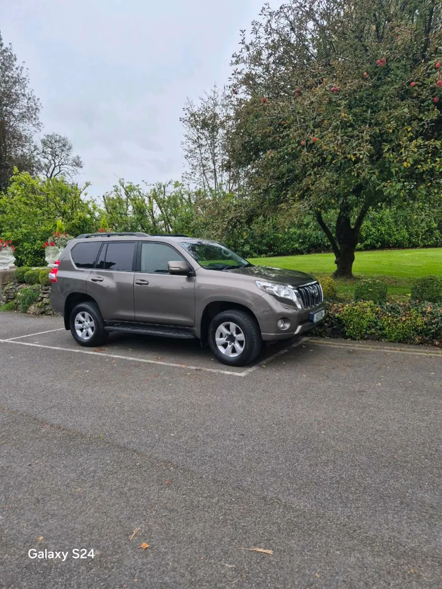 Toyota  landcruiser  LWB  Business  Class - Image 1