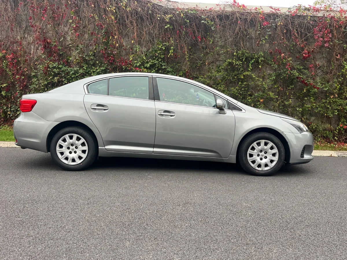 Toyota Avensis 2012 LOW MILEAGE - Image 3