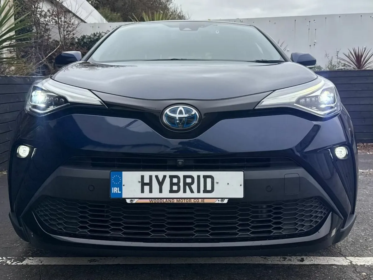 Toyota C-HR 1.8 HYBRID / SOL G-PACK NERO EDITION / - Image 4
