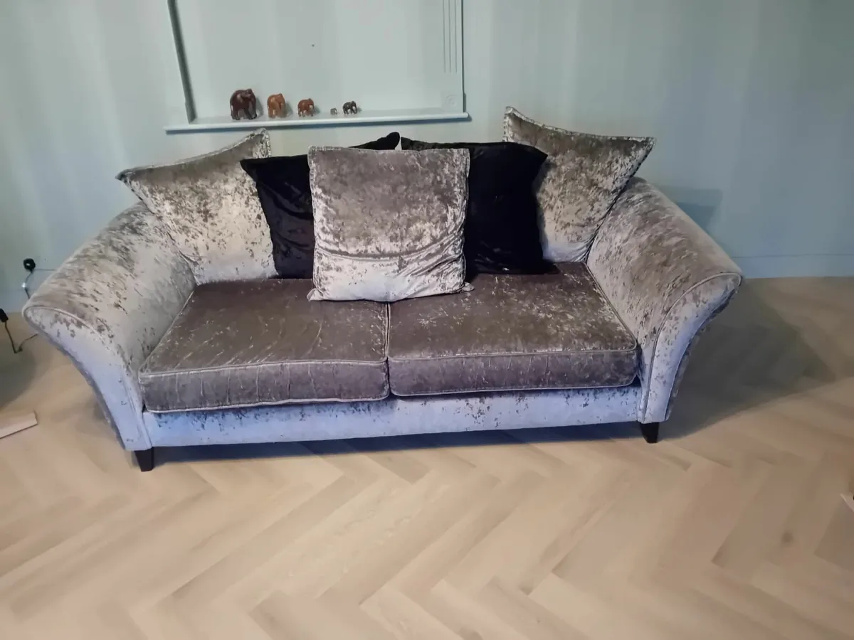 Couches - Image 1
