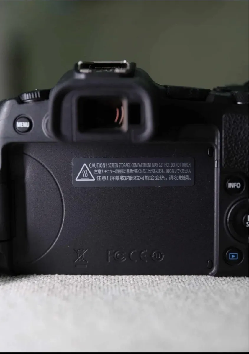 Canon r8 professional camera new - Image 3