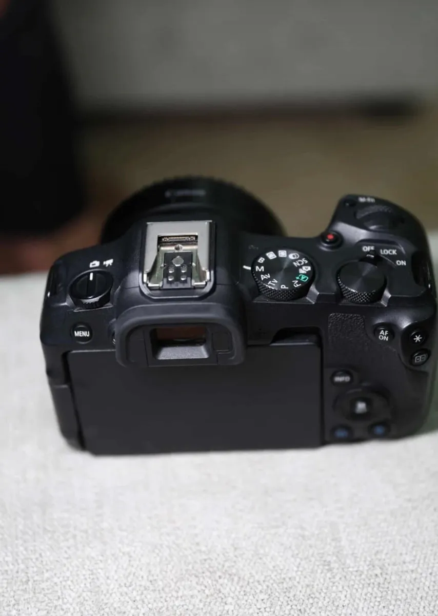 Canon r8 professional camera new - Image 4
