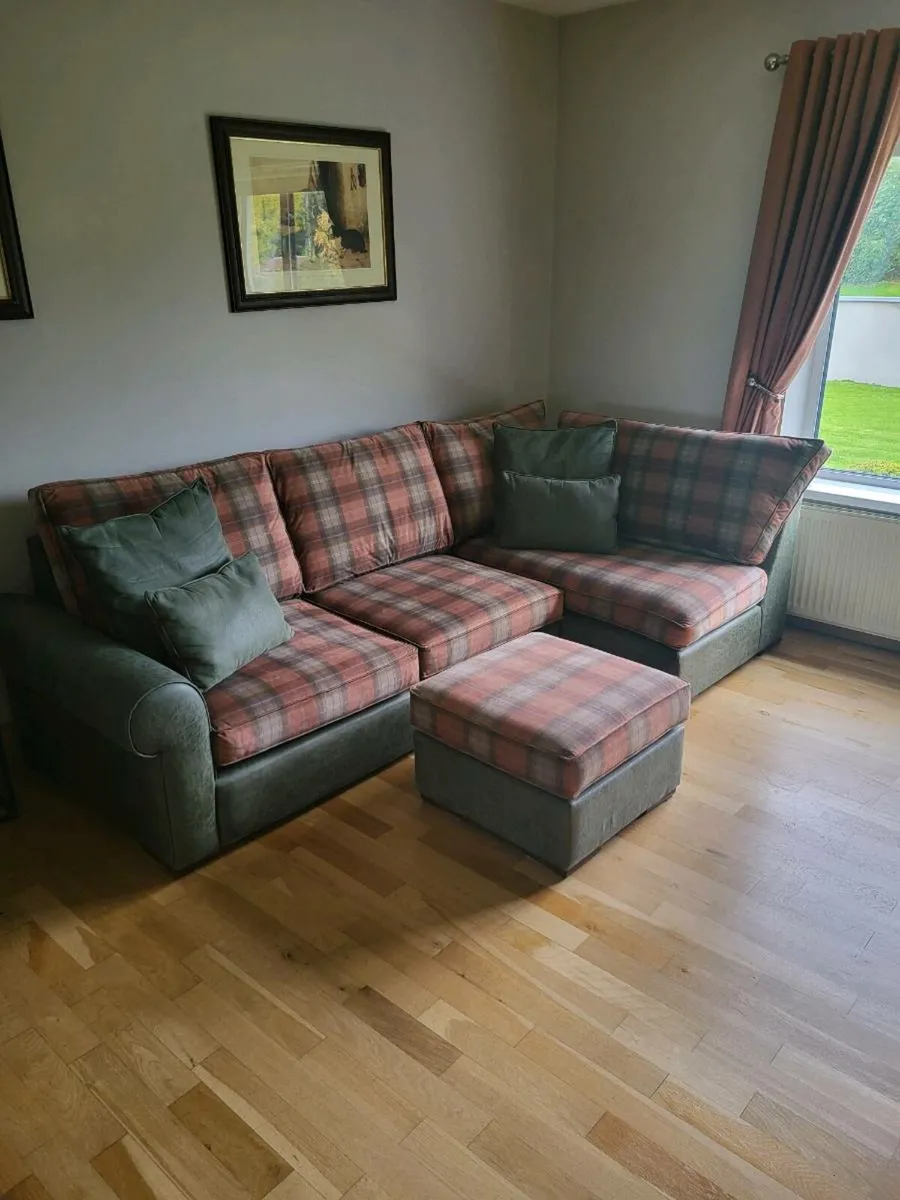 Suite of furniture - Image 4