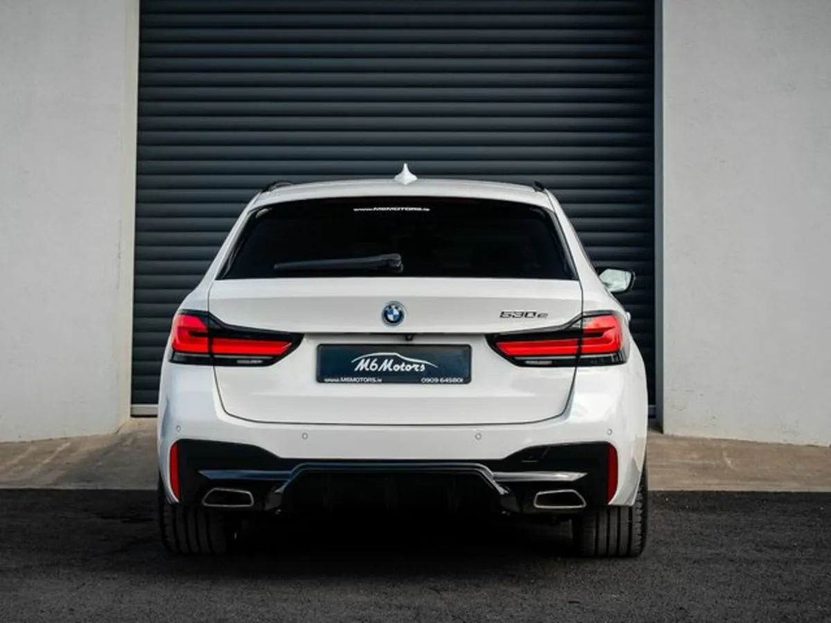 BMW 5-Series 530E M SPORT - Image 4