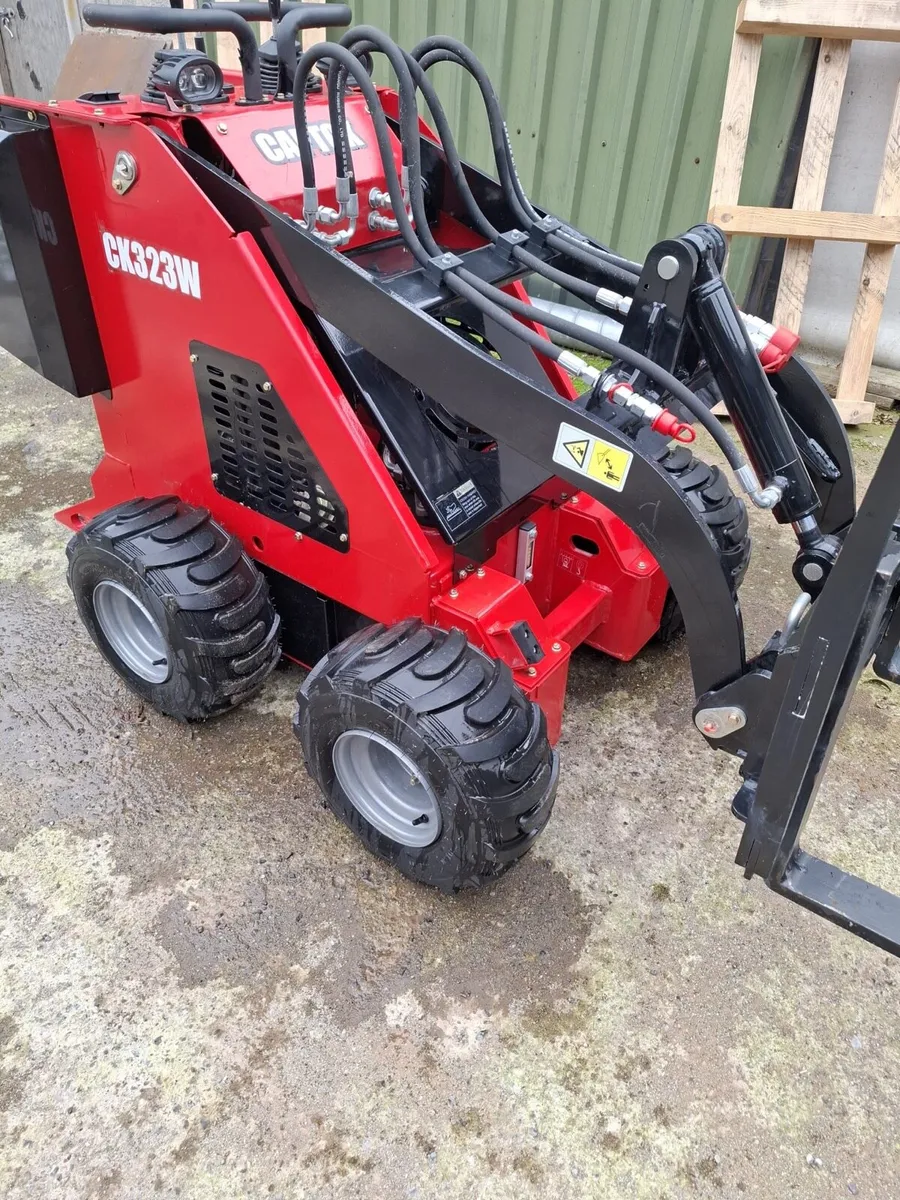 Mini skid steer - Image 1
