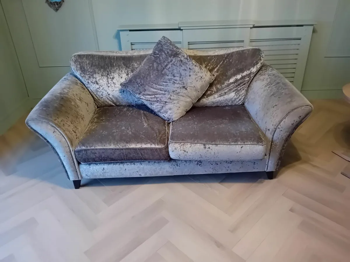 Couches - Image 2