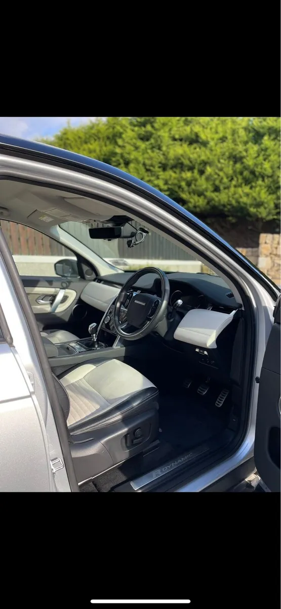 Land Rover Discovery Sport R-dynamic High Spec - Image 3
