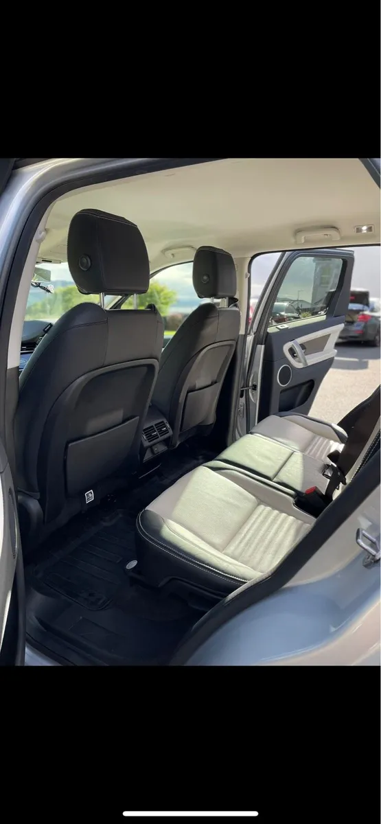 Land Rover Discovery Sport R-dynamic High Spec - Image 4