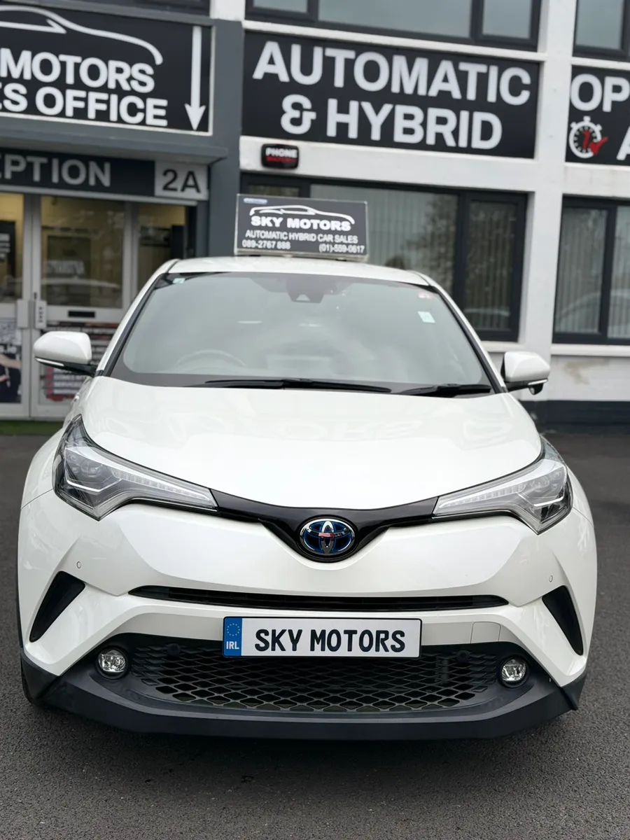 2018 Toyota C-HR  1.8 Hybrid automatic - Image 2