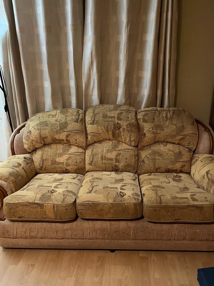 Suite of furniture- 3 piece sofa and 2 chairs - Image 2