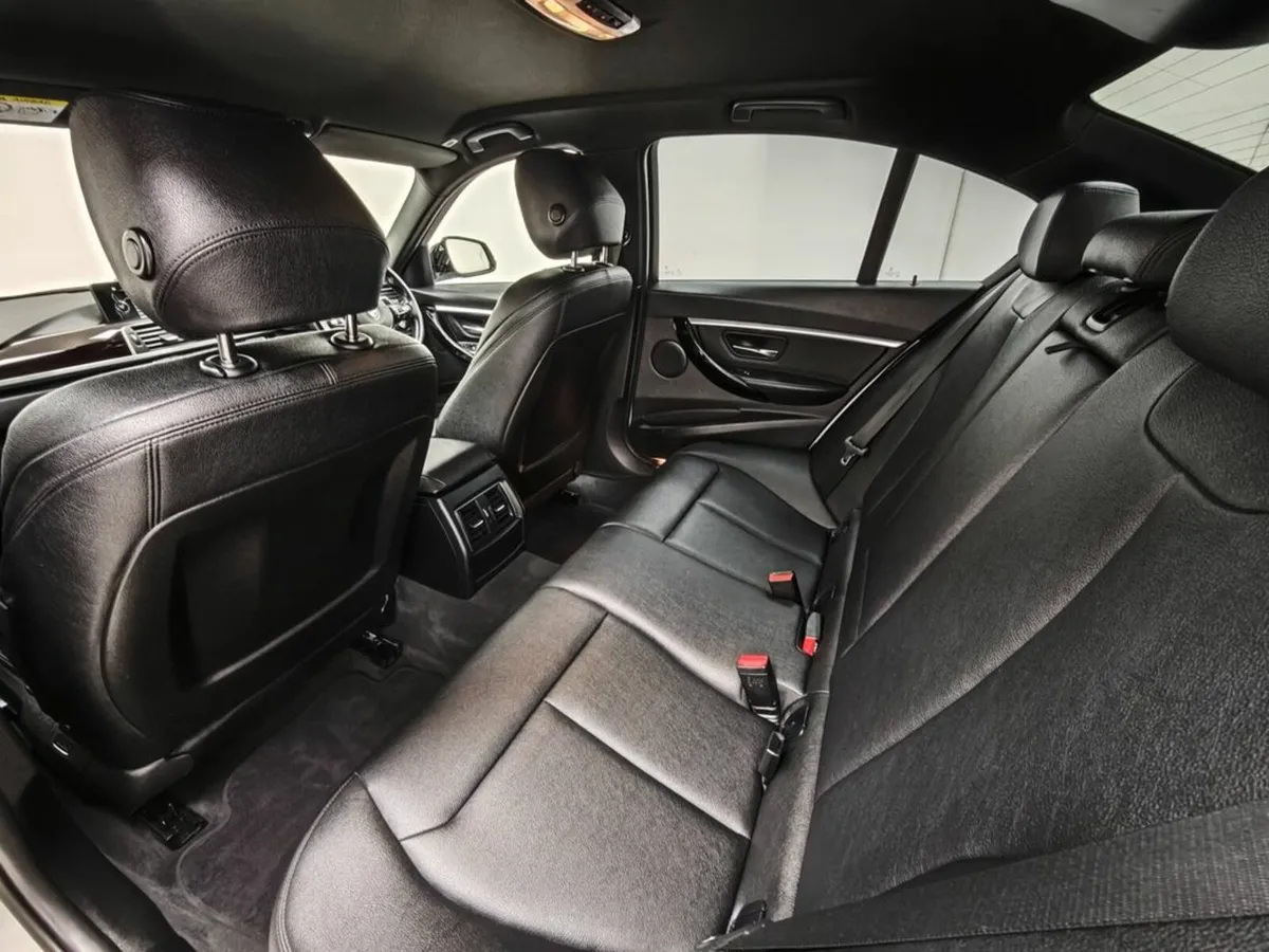 BMW 3-Series 320D M-Sport Automatic, Reversing cam - Image 4
