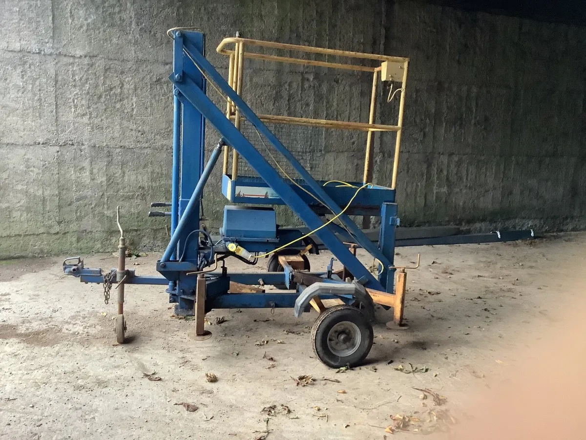 Cherry picker - Image 2