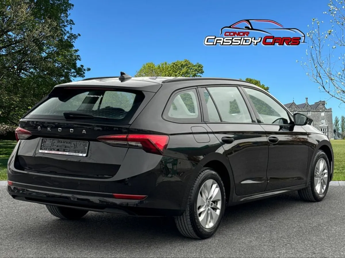 Skoda Octavia SE TDI *LOW MILEAGE* - Image 2