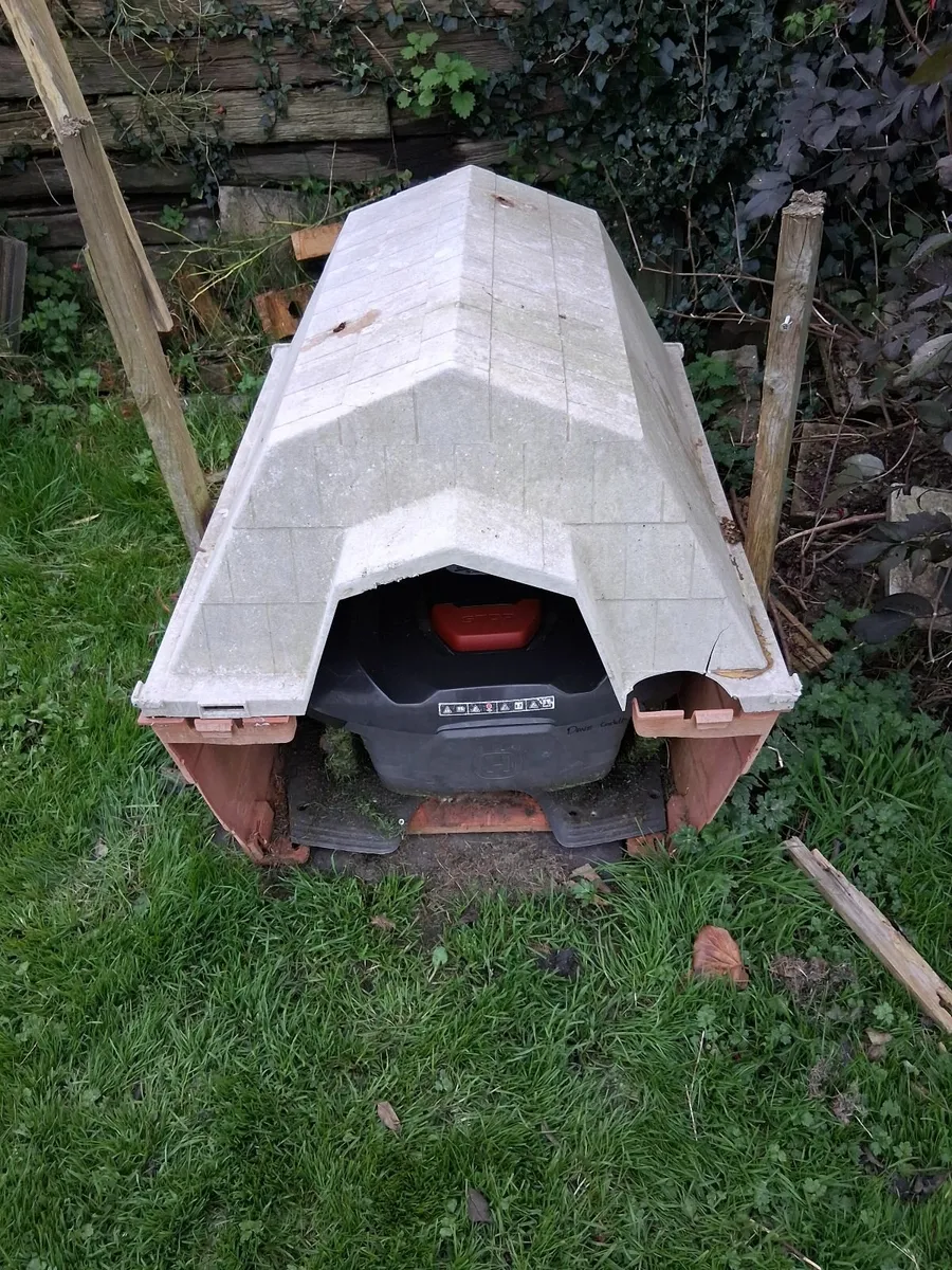 robot lawnmower - Image 1