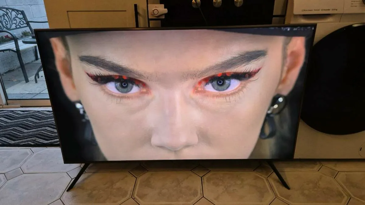 50" Samsung 4K Ultra HD Smart TV - Image 3