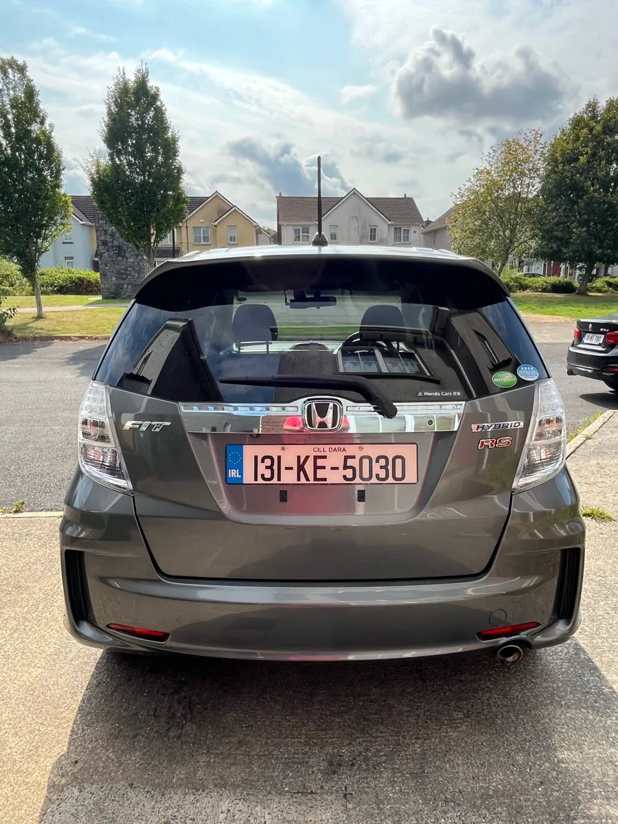 131 Honda Fit RS 1.5 Hybrid - Image 4