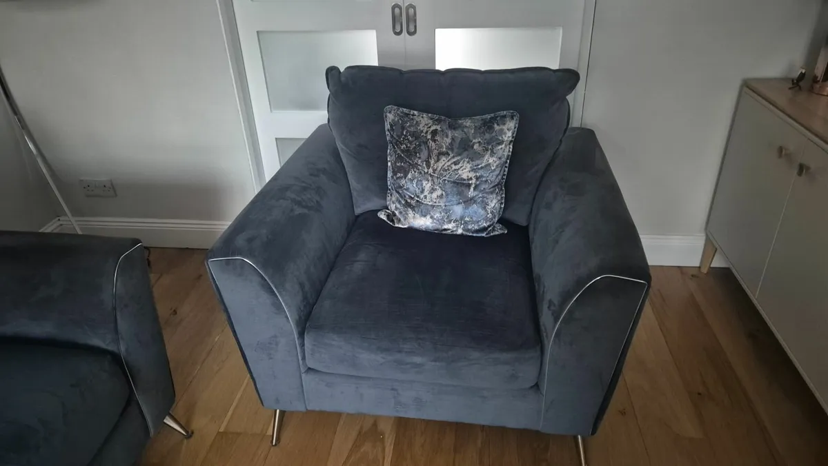 3 Seater Couch plus Armchair - Image 4