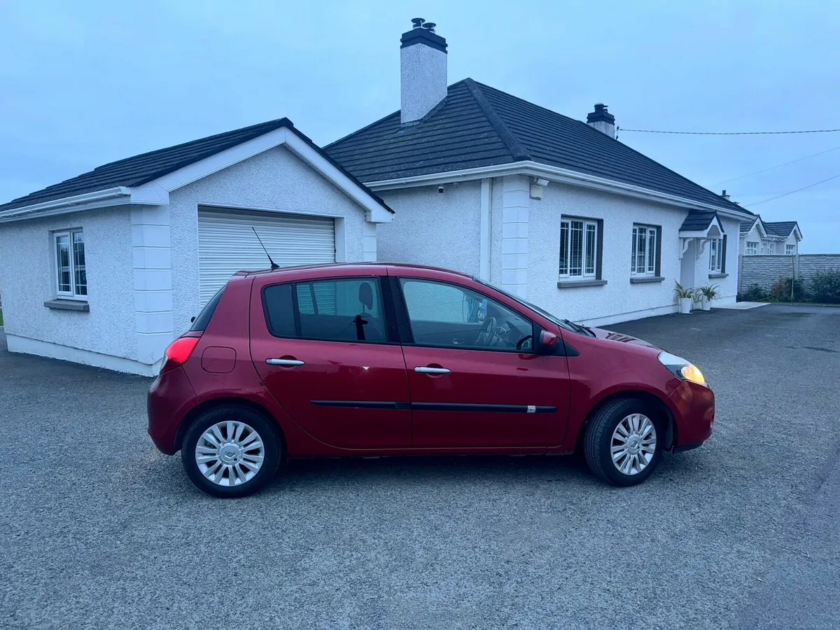 2011 Renault Clio 1.2 Petrol - Image 2