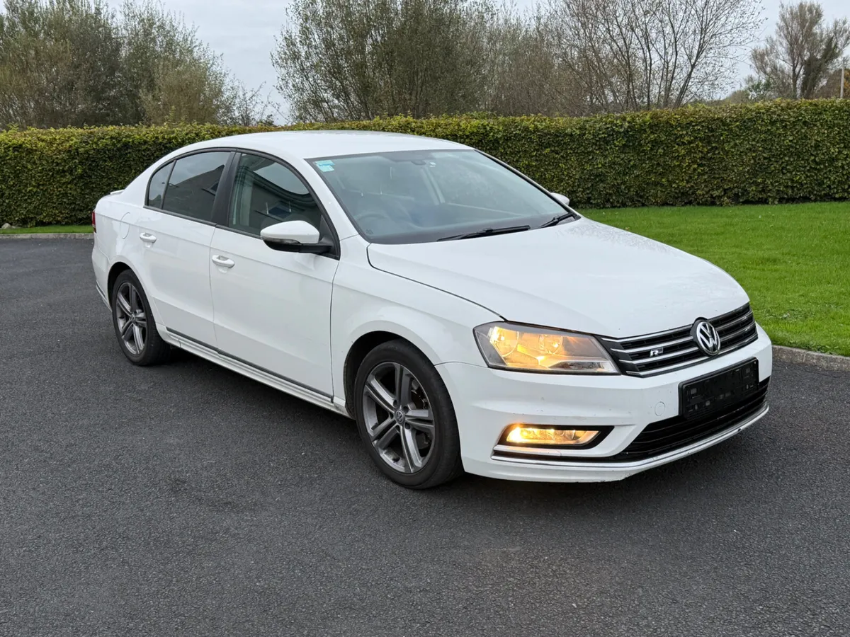 2013 Volkswagen Passat R-Line - Image 3