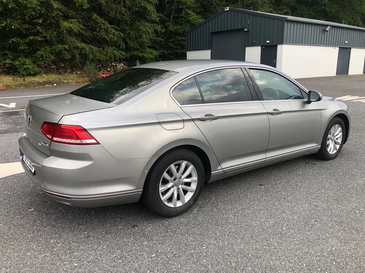Car - Image 3