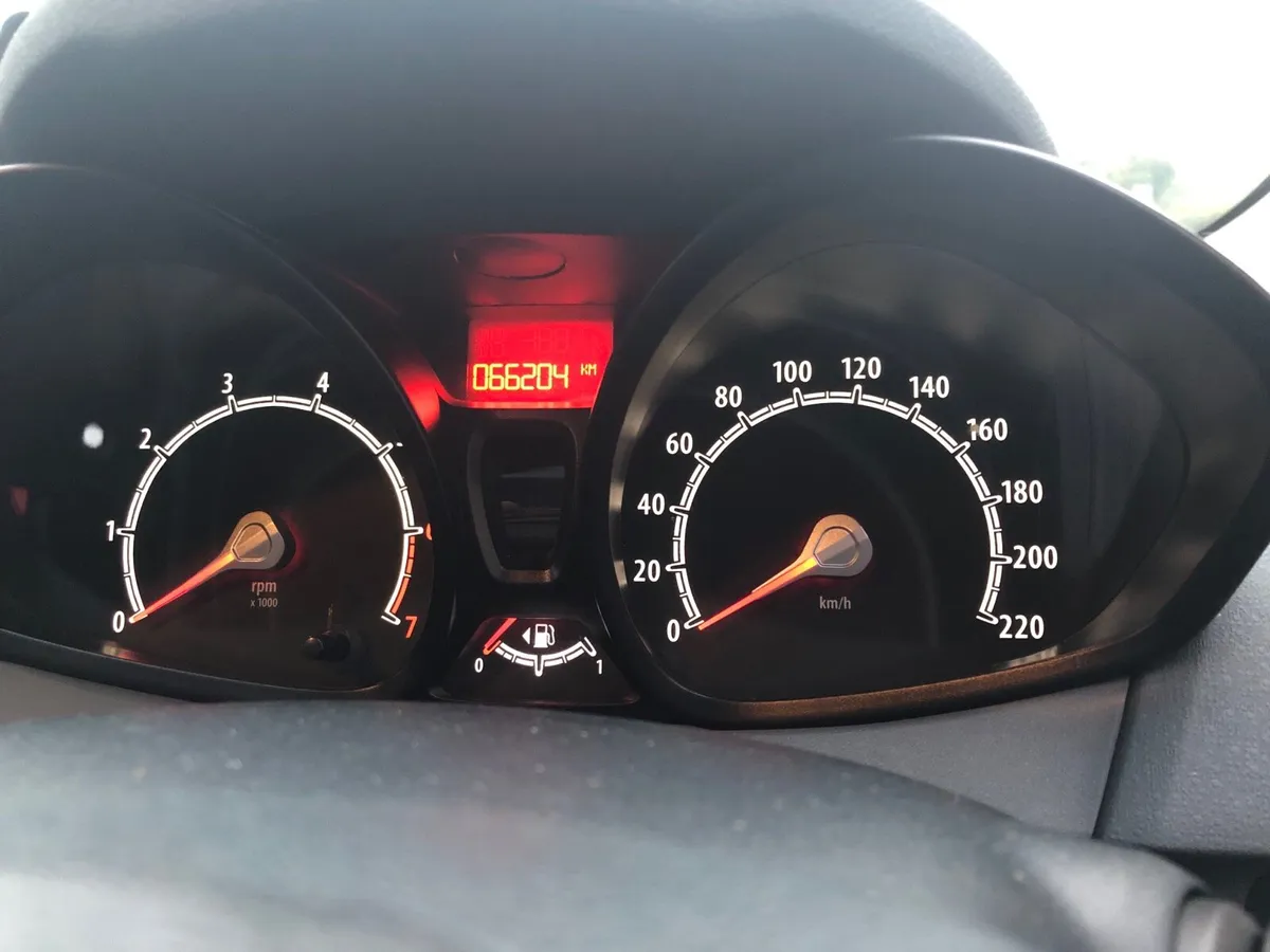 2011 Ford Fiesta Style 1.25 - Image 2