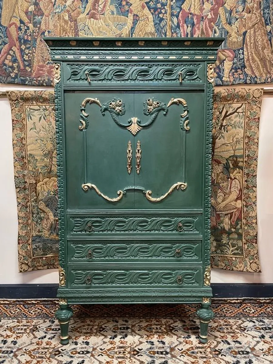 Elegant French Style Painted Commode on Chest - Image 1