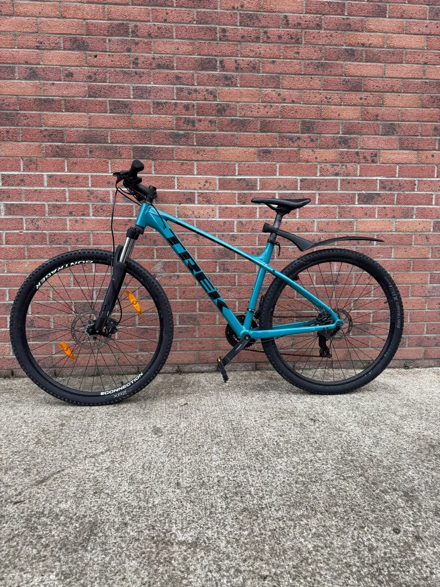 Trek Marlin 5 Mountain Bike - Image 1