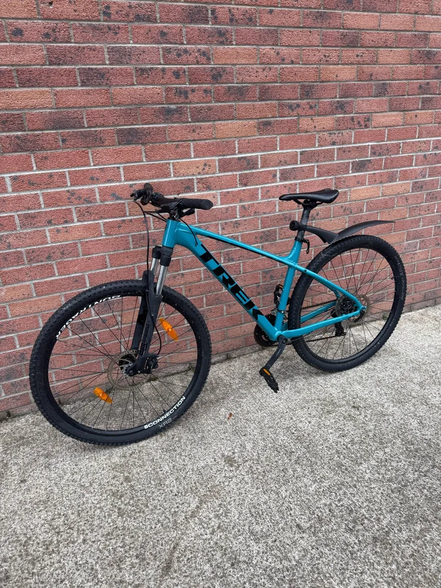 Trek Marlin 5 Mountain Bike - Image 2