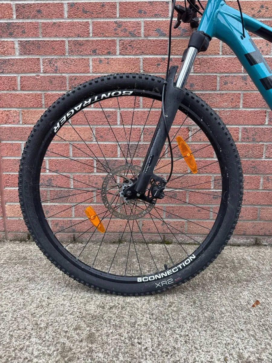 Trek Marlin 5 Mountain Bike - Image 4