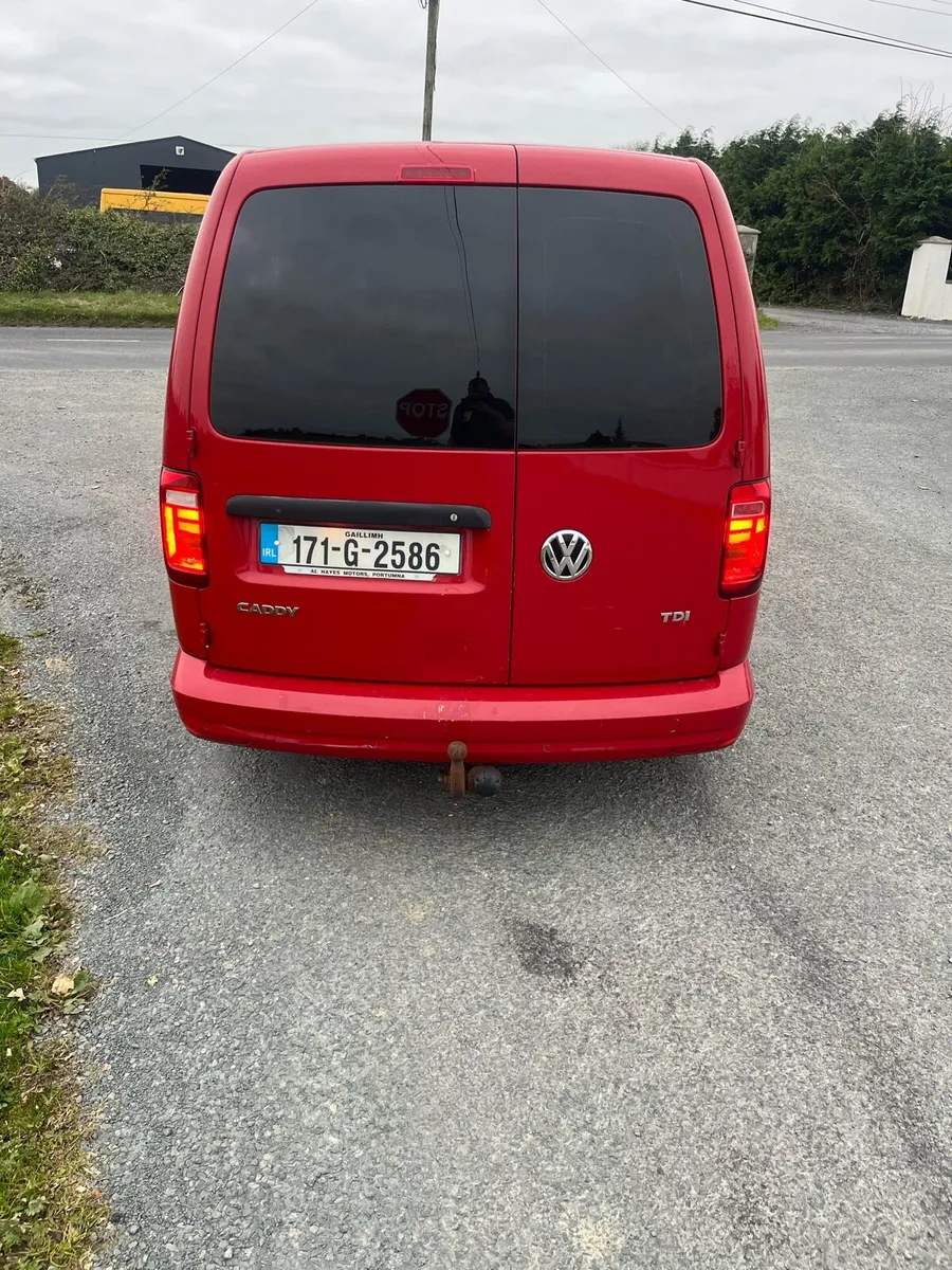 VW CADDY MAXI TOP SPEC - Image 3