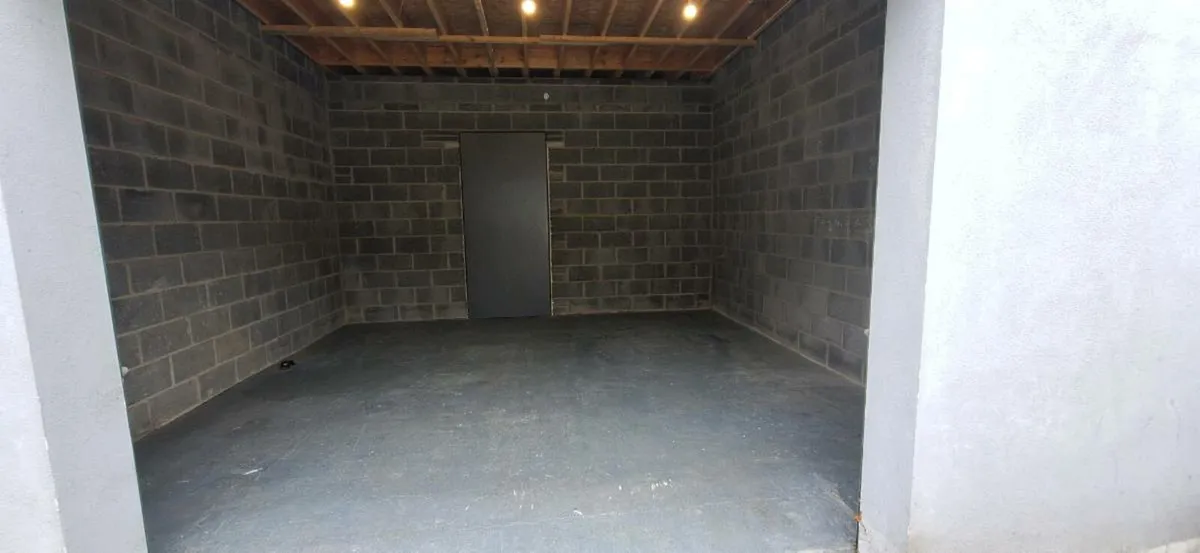 Storage unit/garage/lock up to rent
Walkinstown - Image 2