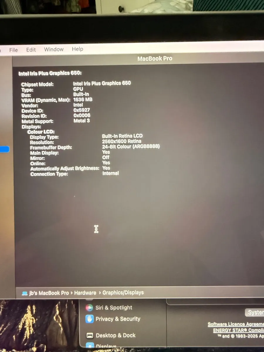 MacBook pro - Image 3
