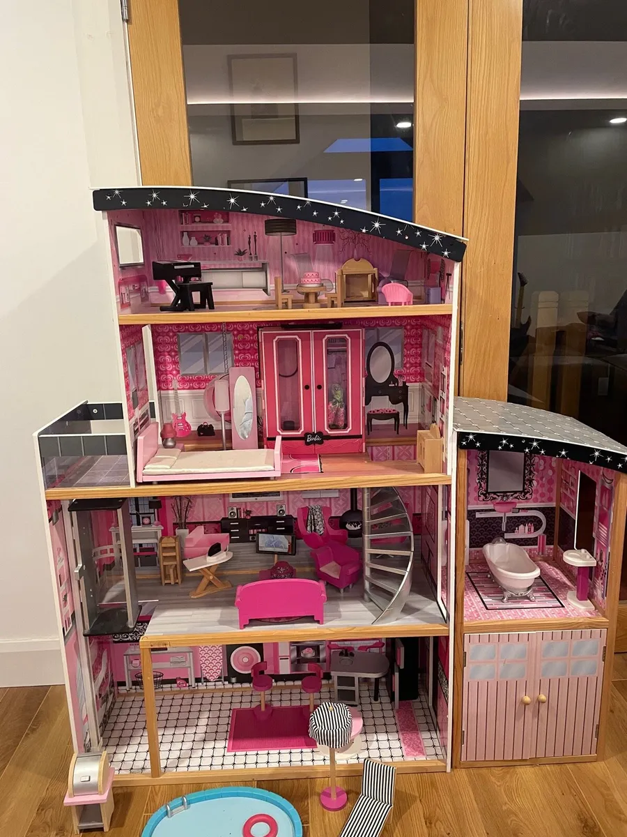 Kids mansion dollhouse - Image 1