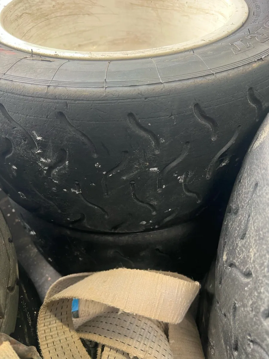 Tyres Seats Suit - Image 4