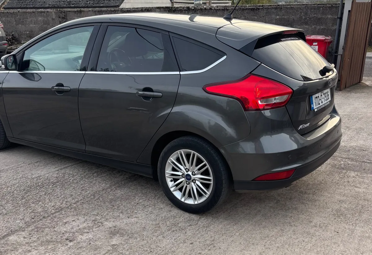 Ford Focus Zetec 2017 - Image 3